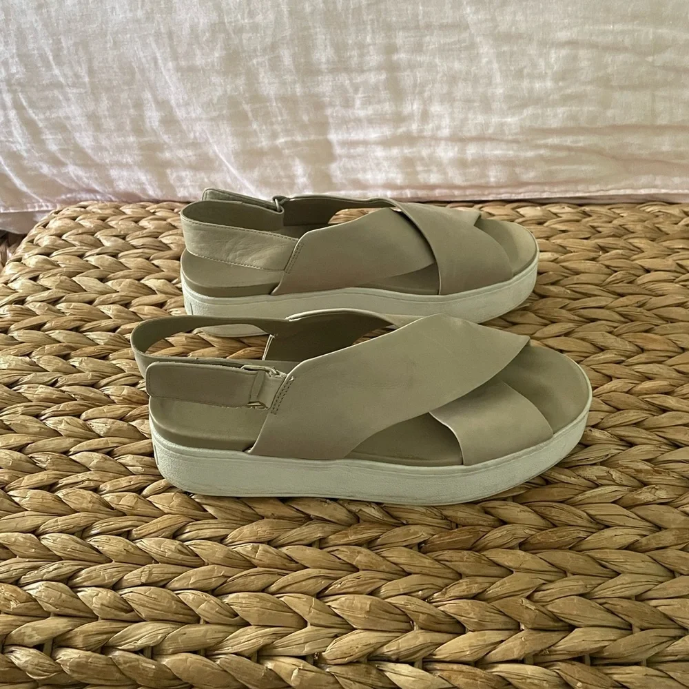 Leather sandals - Picture 2 of 4
